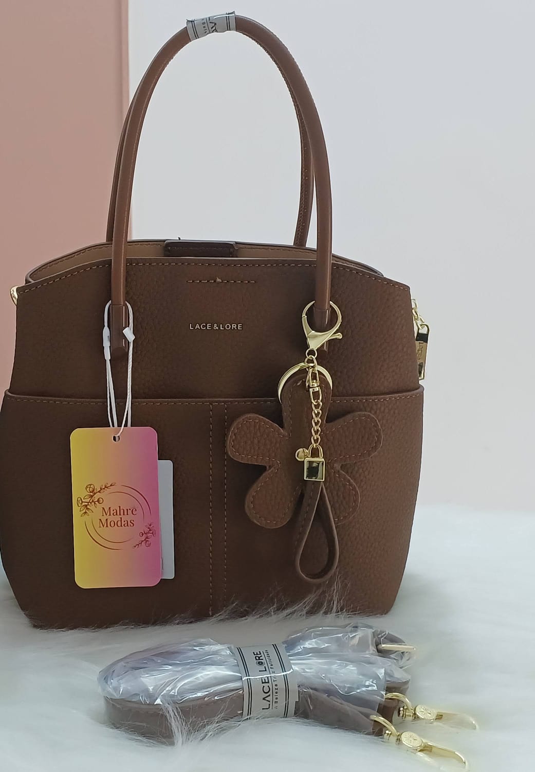 Bolsa Média em Material Sintético
