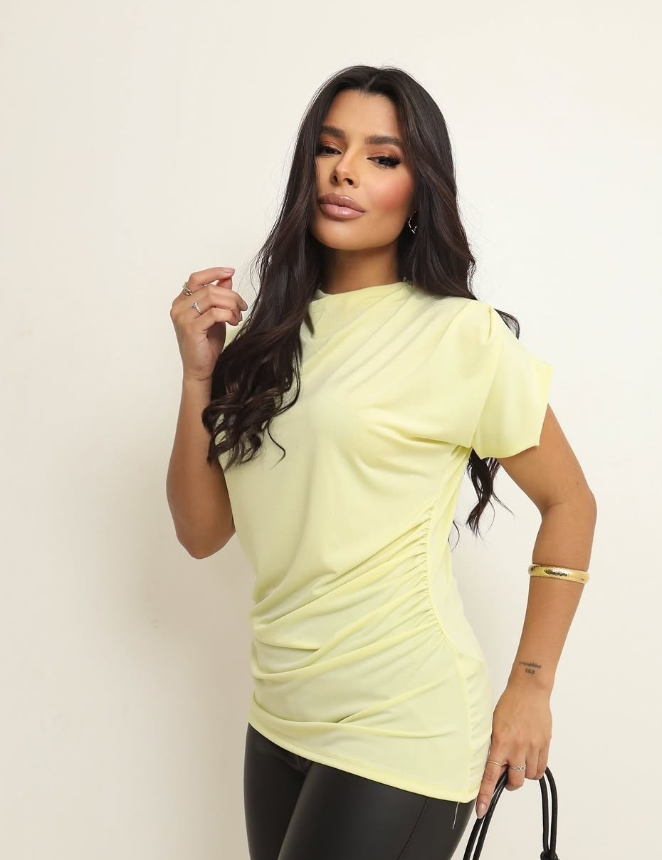 Blusa Assimétrica de Manga em Suplex 